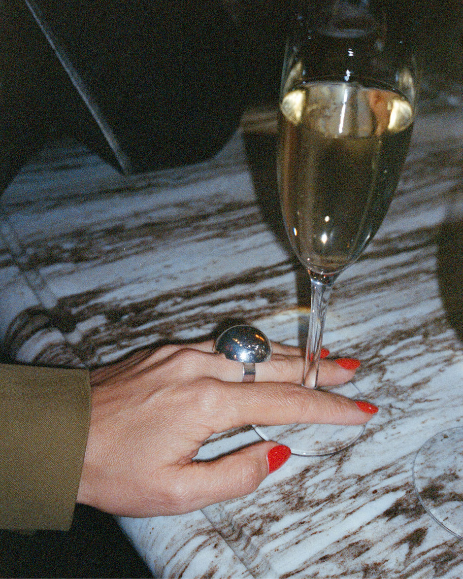 MH 925 Dome Ring lifestyle campaign image