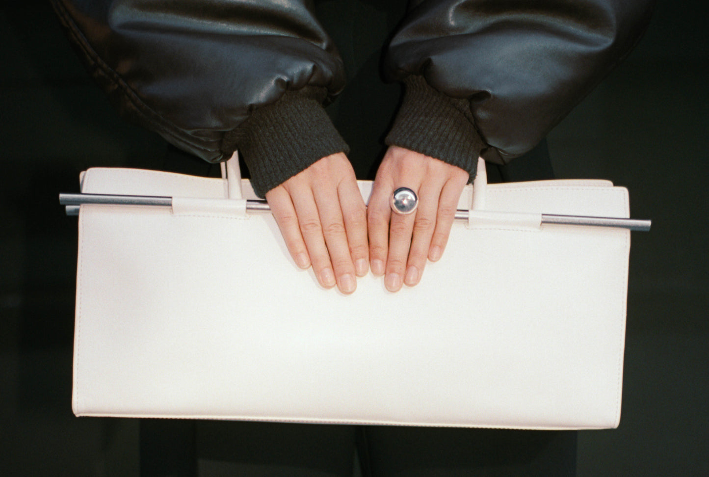 MH 925 Ellipse Ring II lifestyle campaign image
