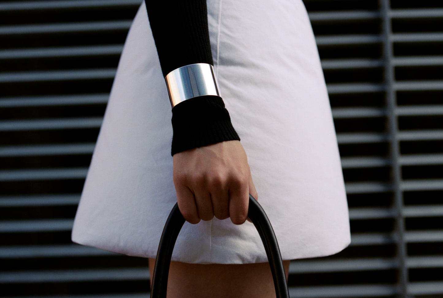 MH 925 Arc Cuff II lifestyle campaign image